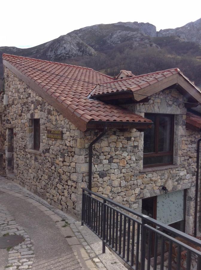 La Cabana De Catalina Sotres Exterior photo