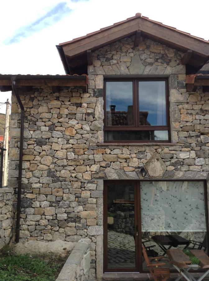 La Cabana De Catalina Sotres Exterior photo